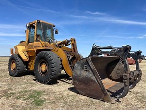 1995 Case 621B Wheel Loader | Construction