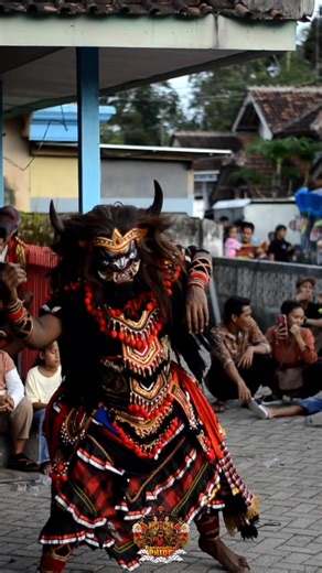 SENI BARONG PREJENG JOYO SANTOSO Genitri Hamlet, Gendoh – Banyuwangi BANYUWANGI RISES WITH PRIDE Preserving the rich cultural heritage of Banyuwangi Keep the spirit alive 🔥🔥 Banyuwangi is a regency located in East Java Province, Indonesia. It is the easternmost region of Java Island. This region is known for its many famous tourist destinations and its rich traditional arts and culture—and this is one of them. Experience the powerful and unique performance of Jaranan Barong Prejeng Joyo Santos