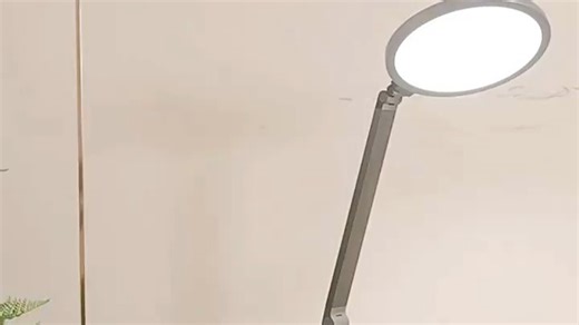 新款S7智能手表，一年佩戴如新，质感出众，防水防尘，日常通勤、健身运动皆宜，细腻表带舒适贴合，真实使用体验超乎期待。