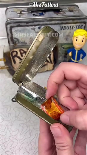 Dangerous thing coming out from inside the can | TLXScience