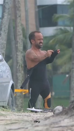 Pino Beto on Instagram: "Fala galera blz!!! Mais um free surf treino para fortalecer meu preparo físico para @surflandbrasil !!! Hoje o clima tá friozinho e tbm já me acostumar com a roupa de borracha para piscina!!! Tenho muita Gratidão a Deus, Patrocinadores, família e todos amigos pelos momentos incríveis ALOHA !!! ____________________________________________________________________________________________________ Patrocinadores ⤵️ @balisurfshop @dislubenergia @dr.tarcio @mrsurfboards @roquea