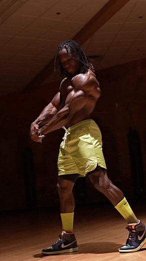 You don't decide your future. you decide your habits, and your habits decide your future. . . . . . . . . #just #stay #consistent# Type if you feel me ⬇️ . @gravity.fitness . #fonctionaltraining #beastmode🔛 #workout #habitmatters #cirqueathlete #stayconsistent #getseriouswithyourgoals # #resistancebands #hitworkout @k50films #stayhealthy #fitnessmotivation