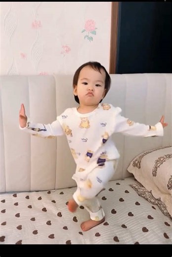 Click the link in the bottom left corner to create the same style with one phpto☝️ #capcut #capcutpioneer #capcutforus #baby #dance Puppy react to the CapCut Music template that makes me lose control! Synchronize your crazy energy with viral audio, hit the beat drop and go viral fast! Doggy reacts to Music Makes Me Lose Control CapCut template! Sync their chaotic energy to the viral audio, nail the beat drop, and go viral!Funny dance Funny dance tutorial Dancing puppy. Kid's dance Men's dance Wo