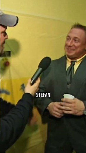 Bodybuilder in a suit😱