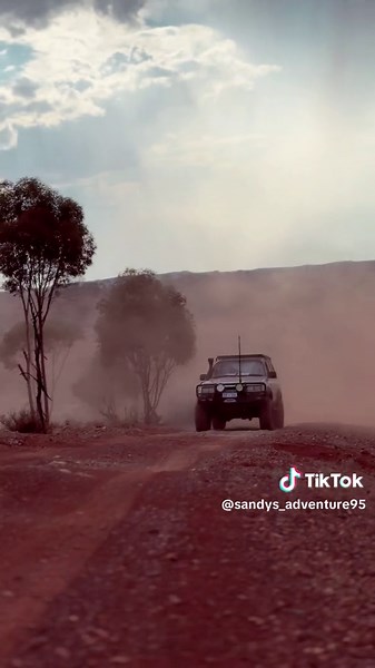 My little family. #gq #rd #neverlate #ongate #fyp #wa #sandmafia #ontop #aus #travel #sunsets #storm