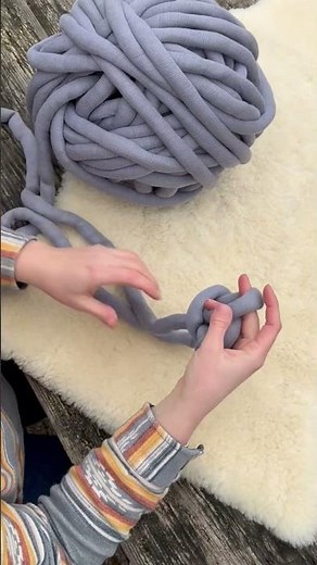 Long-tail cast-on tutorial: WolletjeBol DIY Chunky Yarn Hand Knitting Techniques