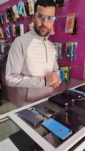 Smartphone Showdown: Redmi vs iPhone vs OnePlus vs Oppo