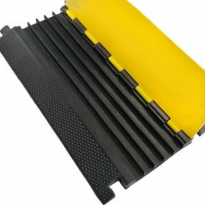 [Hot Item] CE Passed 5 Channel Floor Rubber Cable Protector, Cable Ramp