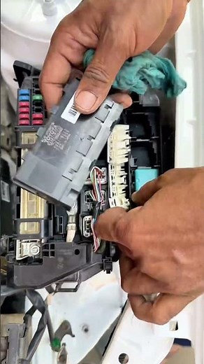 Fuse box Relay Changing