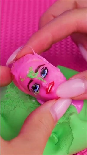 Kreatif! Membuat Pin Barbie Imut dengan Lem Panas 🎀✨