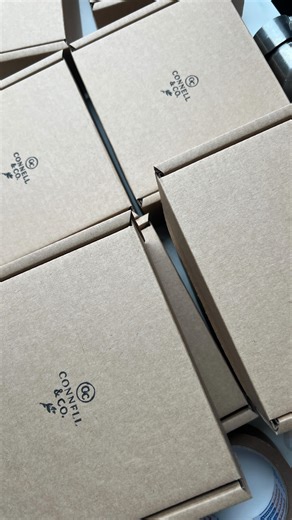 Connell&Co on Instagram: "Demould our clam shell container with me 🫶🏼"