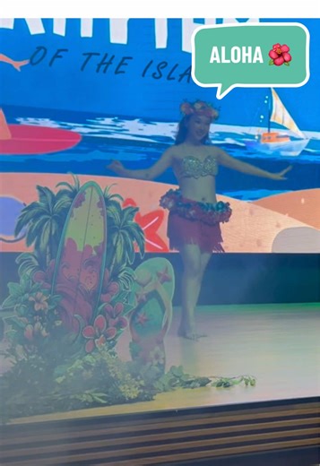 Aloha 🌺 Tonight I turned into a Hawaiian girl ✨ Dance • Smile • Island vibes Thank you for having me 🤍 #EventPerformance #HawaiianDance #danceperformance #amandayongbellydance #StageVibes