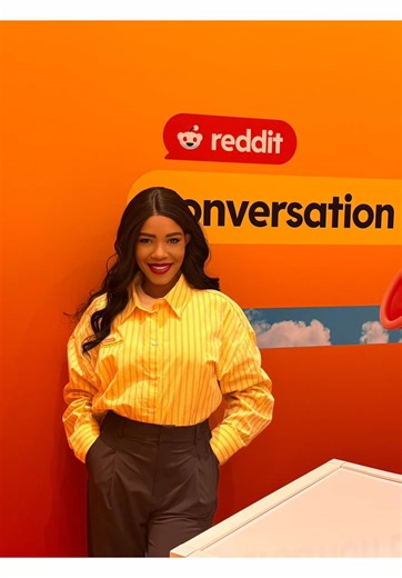 Behind the Scenes at CES Advert for Reddit