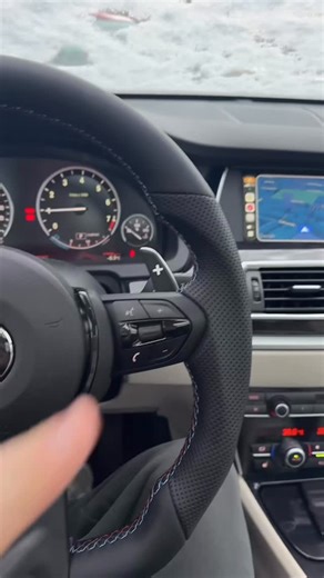 TeileQuelle.de on Instagram: "Man erwartet es nicht aber das CarPlay-Modul von TeileQuelle.de bietet die möglichkeit CarPlay oder Android Auto auf den Originalbildschirm zu bringen. Dabei wird kein neuer Bildschirm angebracht sondern der Originalbildschirm angesprochen. 14 Tage rückgaberecht und 2-3 Tage lieferzeit direkt aus Deutschland überzeugen und befördern das Fahrzeug in das Jahr 2026. Link in der Bio! #bmw"