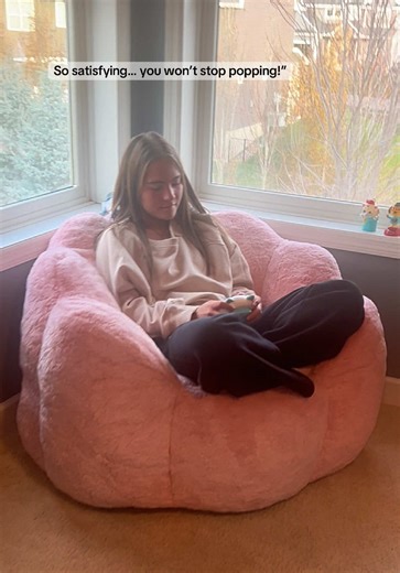 Pop, play, repeat! 🎉 My daughter can’t get enough of this satisfying game. Perfect for kids (and secretly fun for adults too 😉)! Who’s ready to start popping? #pushpop #game #christmasgiftideas #tiktokshopblackfriday