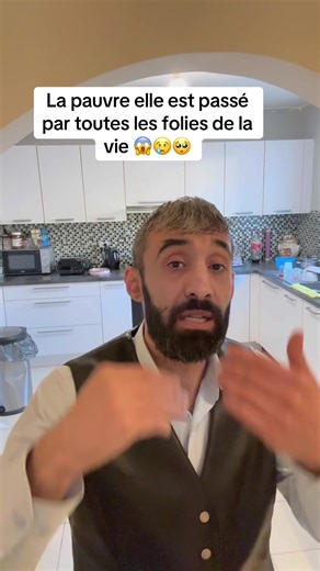 Je vous montre l’évolution dans le look et le physique de l’ancienne star de télé réalité Loana entre les années 2001 et sa récente apparition en 2026.