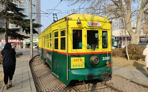 【全网首发】大连201路有轨电车2274百年文旅专列“开往春天的电车”民主广场首发实录_哔哩哔哩_bilibili