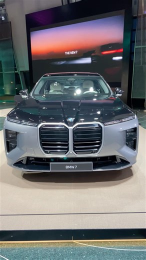 2026 BMW 740 xDrive in Oxide Grey + Black Sapphire metallic #7series #bmw #bmwwelt #blacksapphire