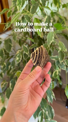 Fra 🌸 | 4 cute cats on Instagram: "How to make a cardboard ball 🪩 You will need: • 11 cardboard discs (cut into circles), divided as follows: • 1 larger disc for the center • 5 pairs of discs (10 total) in decreasing sizes • safe glue or hot glue • String (optional) Steps: 1. Prepare the discs: Make sure each pair of discs is the same size, and that they decrease in diameter from the largest (center) disc to the smallest. 2. Place the center disc: Lay the largest disc flat — this will be your 