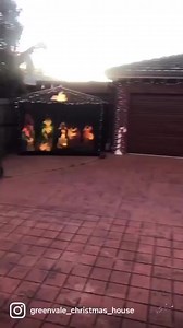 Greenvale Christmas Windows 👉 xmaslights.co/629 Melbourne Christmas Lights Map 📌 xmaslights.co/mel 🎥 Send us your vids! Find the location on our site and hit "Upload Videos" . . . #ChristmasLights #ChristmasLightsAus #AustraliaChristmas #ChristmasLightsMelbourne #christmaslightsmelb | Melbourne Christmas Lights locations