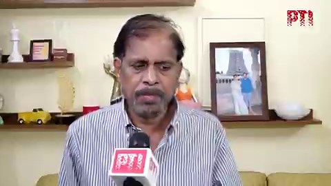 VIDEO | Chennai: "Robbery of Rs 500 crore is affecting the film industry, but no one is addressing it," says Film Employees Federation of South India (FEFSI) President RK Selvamani on Vijay-starrer 'Jana Nayagan' being leaked online.(Full video available on PTI Videos -