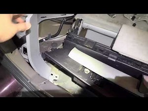 2013 Toyota Highlander left tail light replacement