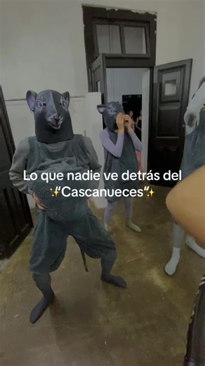 Nutcracker behind the scenes😂 . . . . . . . #ballet #balletdancer #nutcracker #cascanueces #ballettok #balletcore #balletbts #dance #dancer #cascanuecesballet #nutcrackerseason #nutcrackerballet #balletlife #navidad #christmas #realballetcore