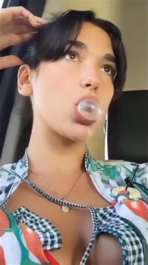 Dua Lipa Making Gum Bubbles — So Cute! #dualipa