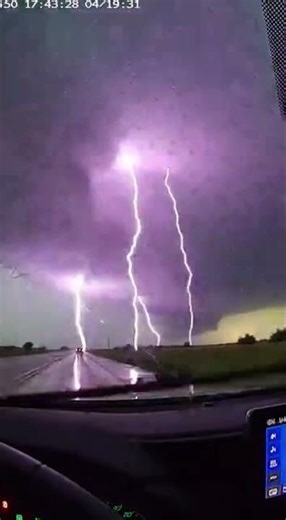 ⚡ Why Did 5 Lightning Bolts Strike at Once? [Dashcam Footage]