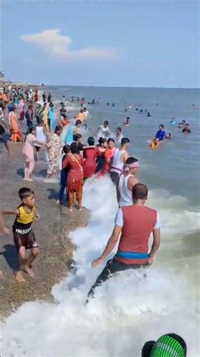 Digha Digha Beach 🌊⛱️ || Beautiful Sea Waves 🌊😱 || Enjoy turist 🥳🏊‍♀️ || #shortvideo #viralsho