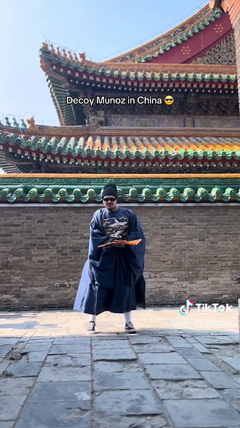 Exploring China: Decoy Munoz's Documentary Journey