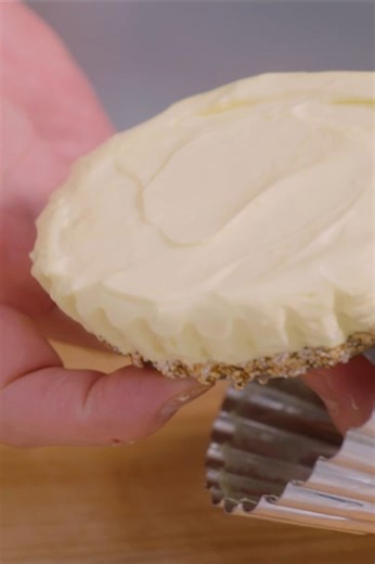 Easy peasy lemon cheesy: no-bake mango cheesecake magic