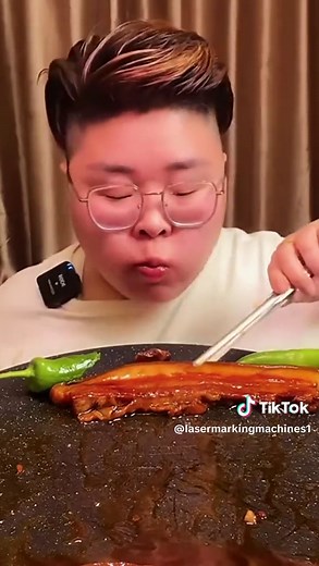 #吃播大胃王翻车现场合集 #搞笑哈哈哈 #吃猪大肠 #吃完跳舞 #吃播翻车 #eatbugs #吃肉 #吃肥肉