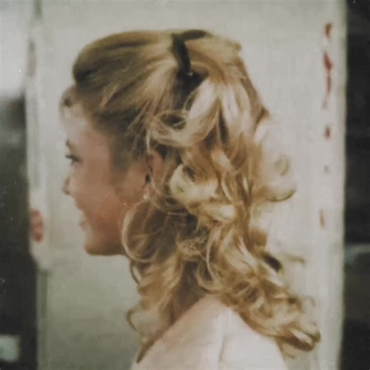 who up mourning chrissy cunningham #chrissycunningham #strangerthings @mettatty!! ^_^ pc cc sweetlydevoted