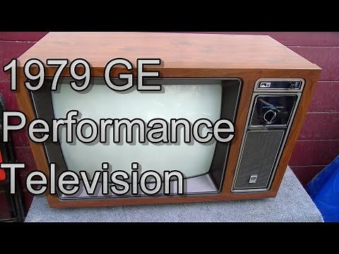 1979 GE Performance Television Portable Color TV Set