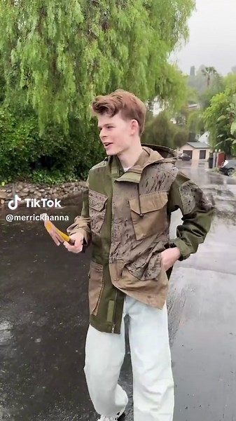 NO WAYYY 😱 My hair is still standing straight up #lightning | thor