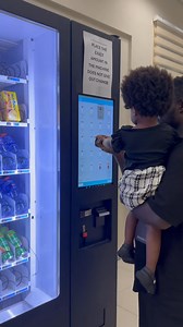 I discovered this at UGMC hospital and I even show my dad how to use it. Self service, all you have to do is put your money inside the machine and select what you want then Tadaaaa. Soft life 😮😬my dad was so so Shockprize 🤣😂 | Asesewa Princess