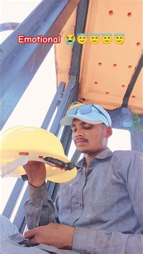 khatarnak worker kitne jatan se sapna sazaya . #virelshort #song #lyricsvideo #love #emotional