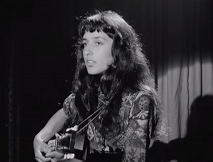 Watch a mesmerising live performance from 17-year-old Joan Baez, 1958