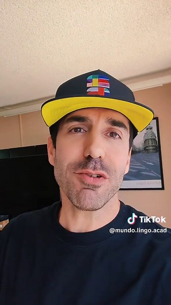 🇪🇸 Ready to take your Spanish vocabulary to the next level? 🚀 📚 1,000 Spanish vocabulary flashcards organized by topic, including food, travel, weather, clothing, verbs, adjectives, and so much more! ✅ Spanish on one side, English on the other. ✅ Each card identifies the part of speech. ✅ Organized by topic for easy studying. ✅ Perfect for beginners and anyone looking to expand their Spanish vocabulary! 💡 Just 15 minutes a day can make a difference! 🎯 Build your vocabulary, improve your co