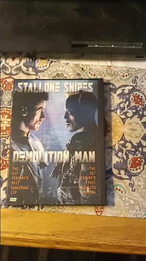Demolition Man DVD Overview