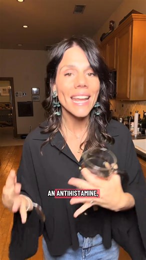 I love being in school for herbal medicine🥰🙏🏼 learning about how mullein is not only helpful for irritated lung tissue, but also for inflamed urethral tissue and can help to reduce spasms and discomfort, which are symptoms that come with a UTI— that burning spasmodic sensation is one of the worst parts about having one, and even when the infection has cleared up sometimes those symptoms can still linger for a while. Mullein is a demulcent and has mucilage that can coat, protect, and help to h