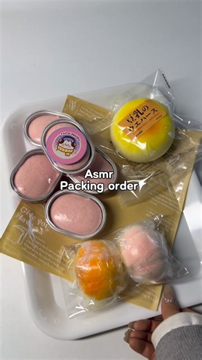 ruirui squishy on Instagram: "packing order ✨✨#squishy #asmr #packing #ruiruisquishy #usa"