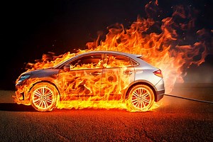 Loin des idées reçues, une étude révèle le nombre d'incendie de voitures électriques