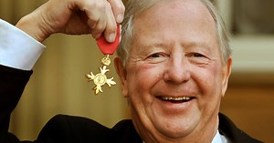 Covid-19: Comediante britânico Tim Brooke-Taylor morre aos 79 anos