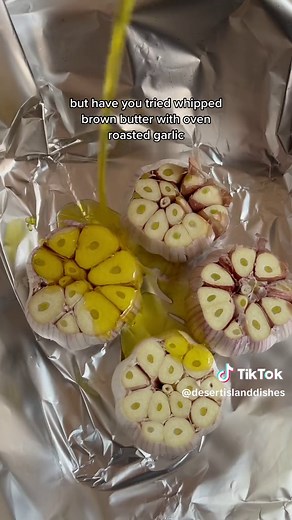 Whipped brown butter with roasted garlic aka the best garlic butter in the world #whippedbrownbutter #brownbutter #garlicbutter #garlic