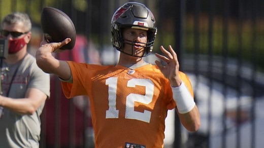 Sara Walsh: Tom Brady not wearing brace on surgically repaired knee