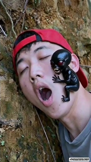 Alien Transformation: A Terrifying Metamorphosis! #shorts