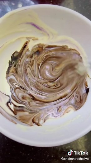 Cake Decorating: Vibrant Icing Techniques for Beginners