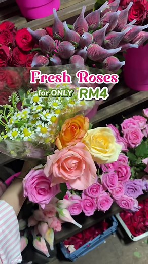 Fresh Roses for RM4 Per Stalk at Lity Florist in Penang